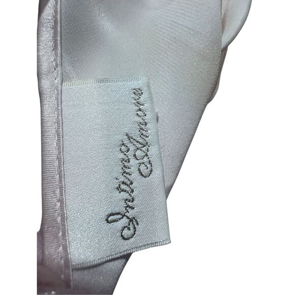 Beautiful women Vintage Intimo Amore Vintage CREAM/WHITE Satin Negligee Floral P - Picture 8 of 12